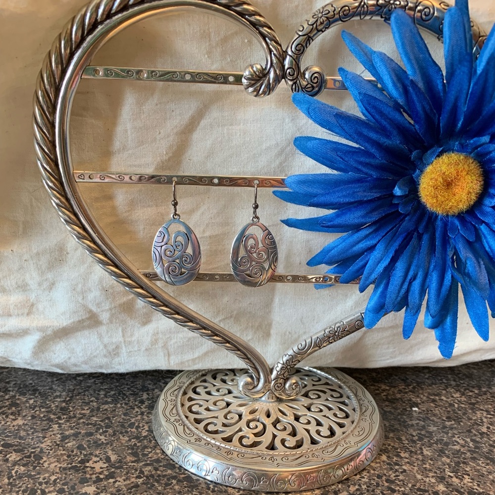 Brighton earrings w/swirling pattern. Looks great w/other Brighton patterns.